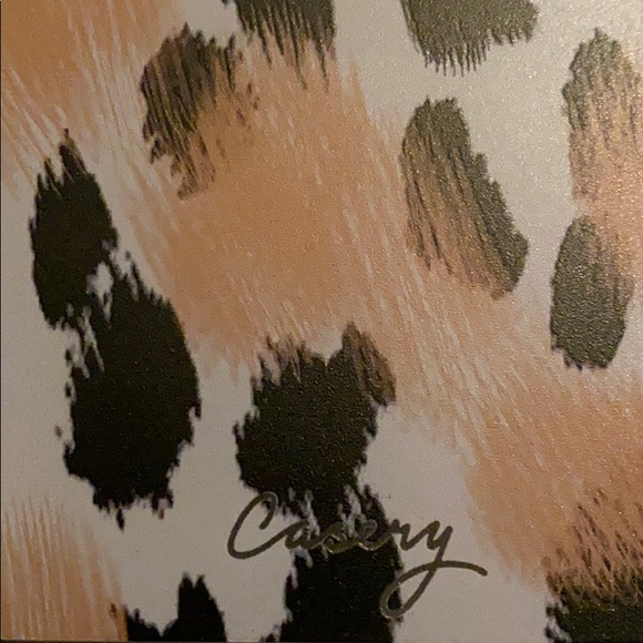 The Casery Leopard Fur IPhone 11 case - Picture 4 of 5